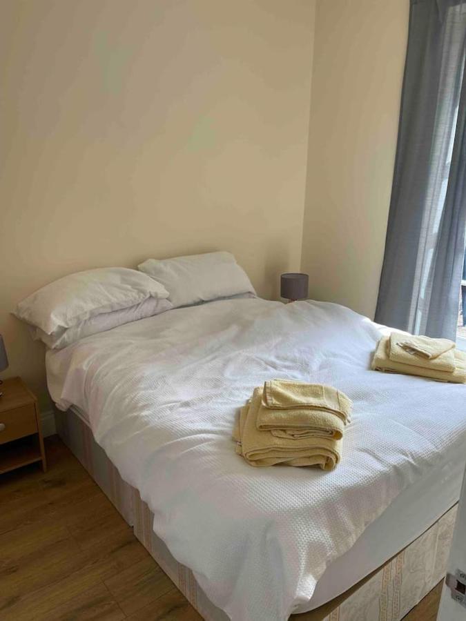 Quiet And Cozy 2 Seperate Bedrooms And 2 Bathroom With Terrace London Kültér fotó